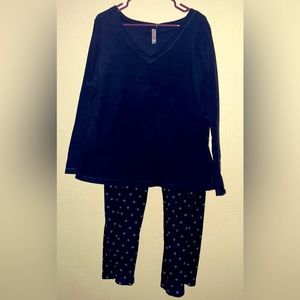 Gillian & O’Malley sleepwear navy with snowflakes on the pants